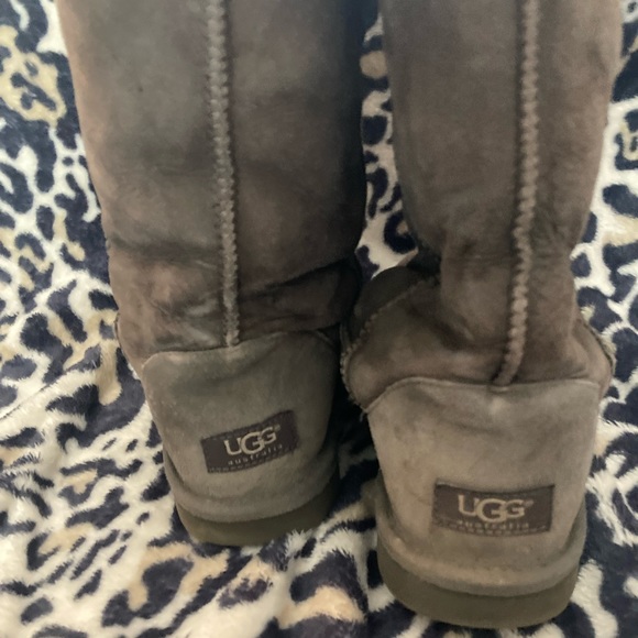 UGG Boots size 8 - Picture 2 of 6